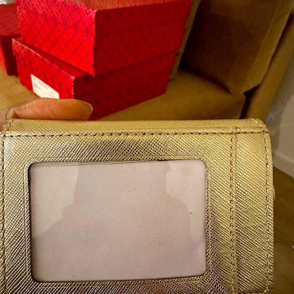 BRAND NEW - KATE SPADE BI-Fold WALLET and Key Chain - Picture 5 of 6